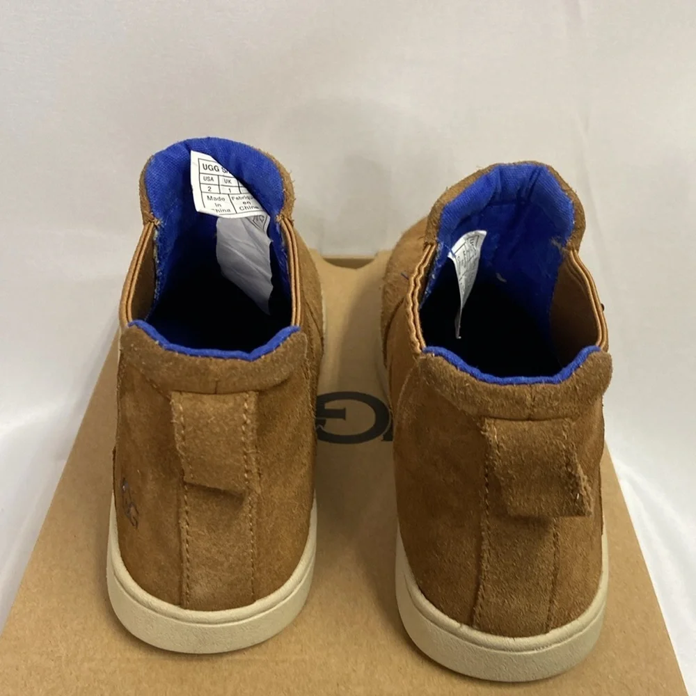 UGG Hamden Suede Pull On Chelsea Sneaker Boot Chestnut Size Youth 2